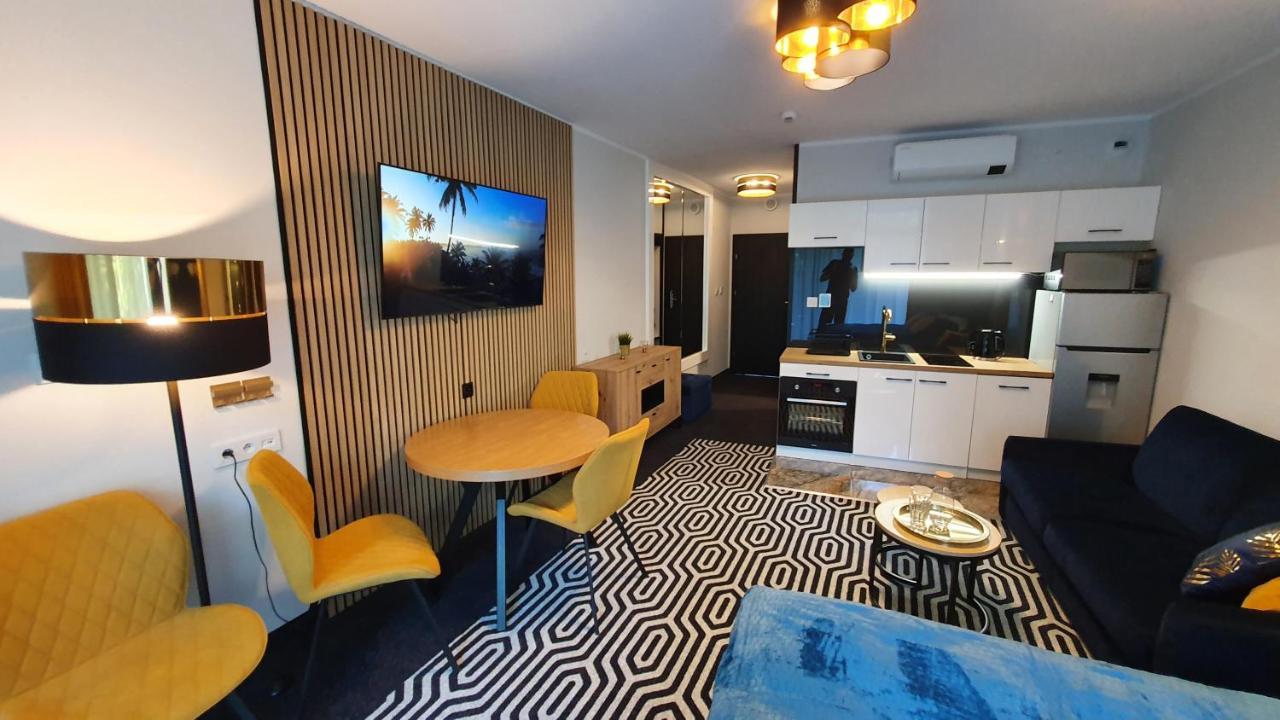 Gold Horizon Apartament Solny Resort Z Klimatyzacja I Garazem 코워브제크 외부 사진