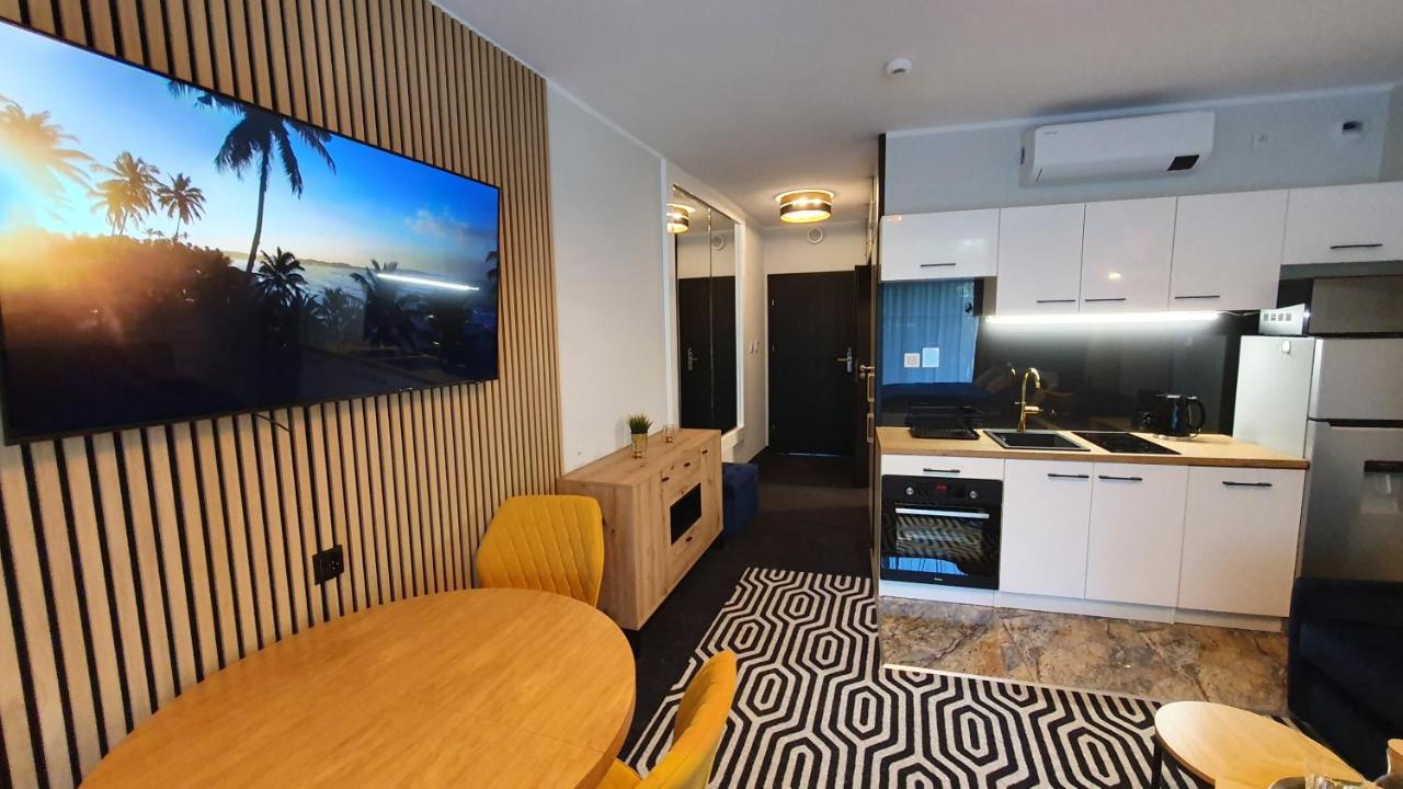 Gold Horizon Apartament Solny Resort Z Klimatyzacja I Garazem 코워브제크 외부 사진